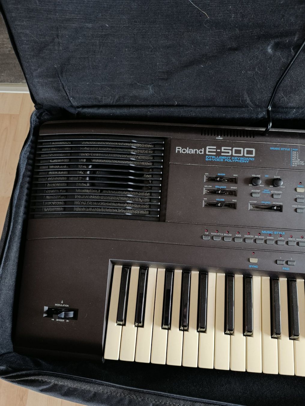 Roland Strumenti musicali: Roland E-500 Intelligent Keyboard +Tasche – Usato da Wil SG venduto da Donaldus 3