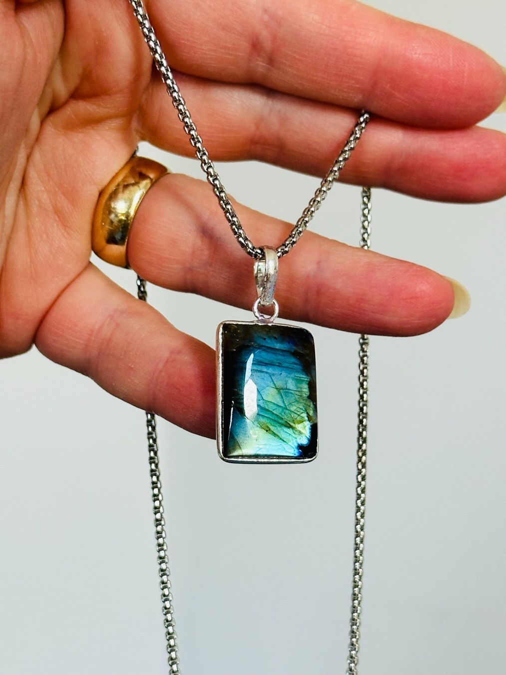 Catenine: Labradorite Gemstone Handmade Jewelry necklace – Nuovo e nell'imballaggio originale da Genève venduto da AGBERG 1