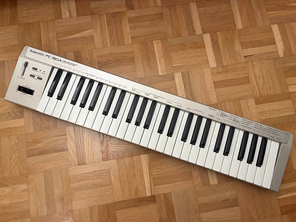Roland Strumenti musicali: Roland PC-180A Midi Keyboard – Usato da Birsfelden venduto da Symtek