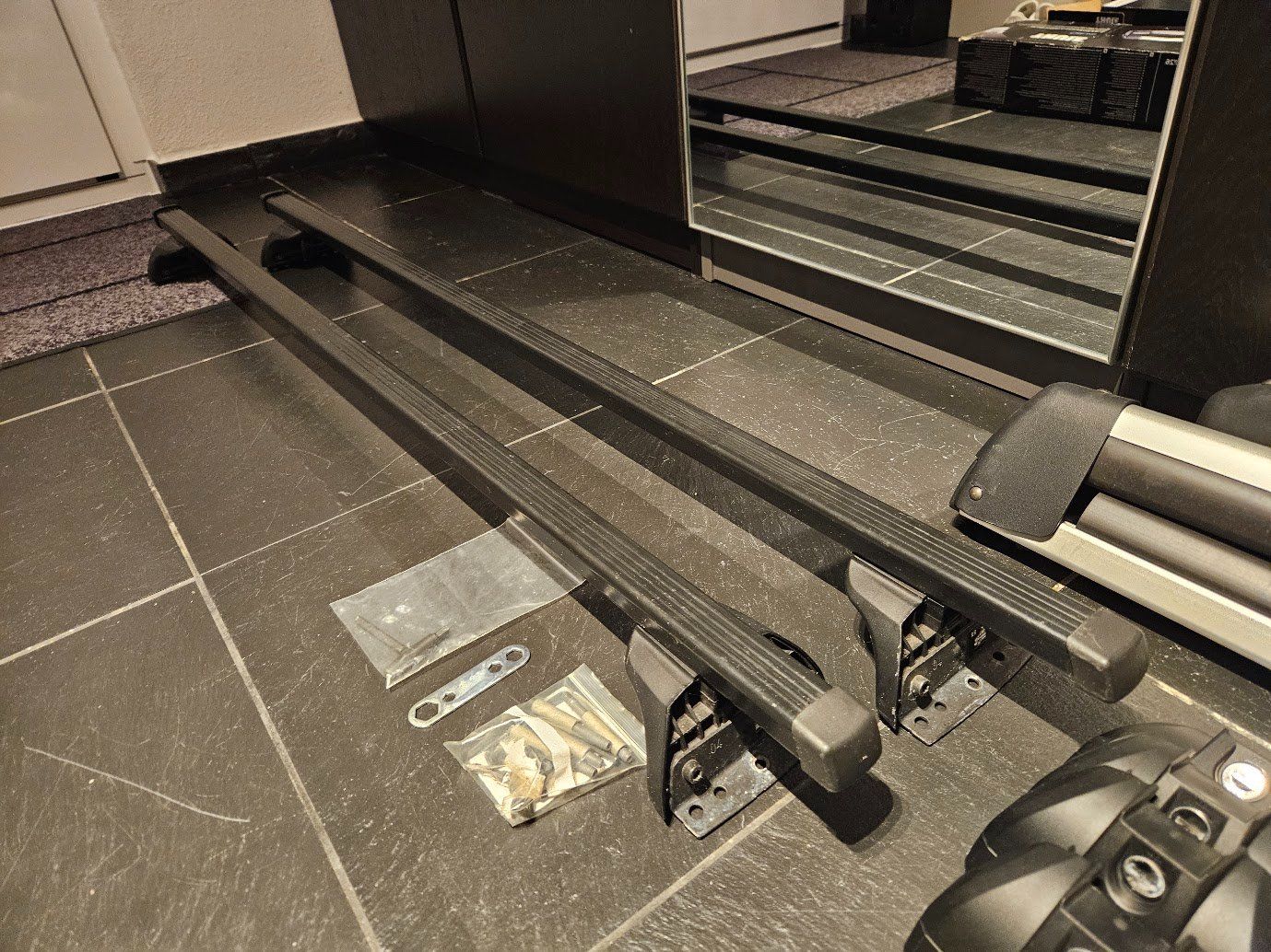 Thule Portapacchi: THULE Dachträger + Skiträger Set – Usato da Langnau am Albis venduto da VladiZ 1