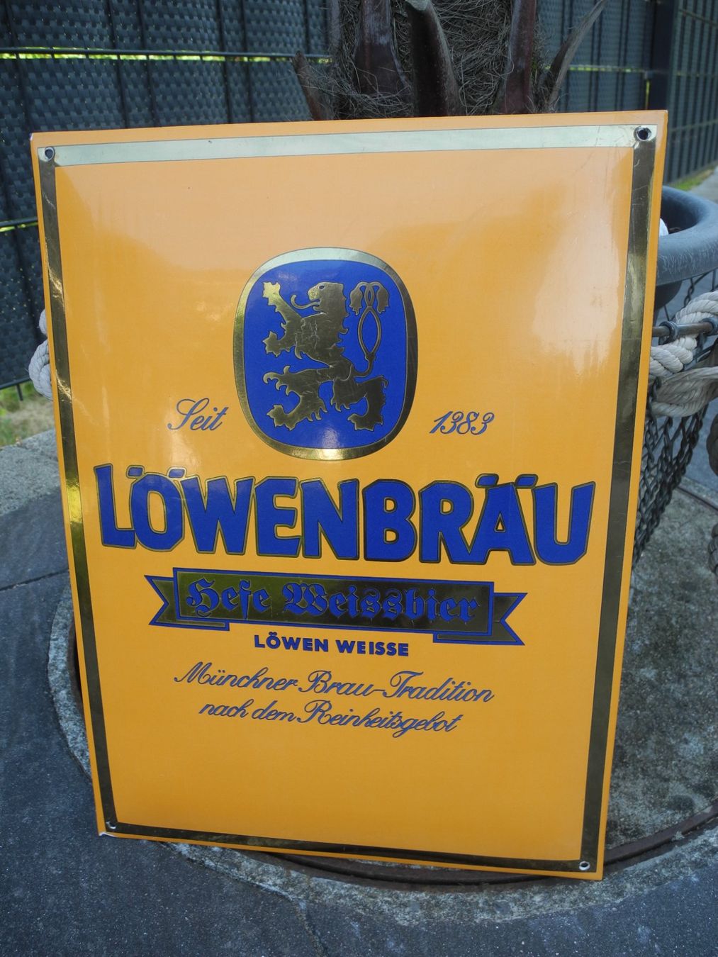 Löwenbräu Insegne: LÖWENBRÄU MÜNCHEN EMAILSCHILD – Usato da Reinach AG venduto da Huckleberrysix 1