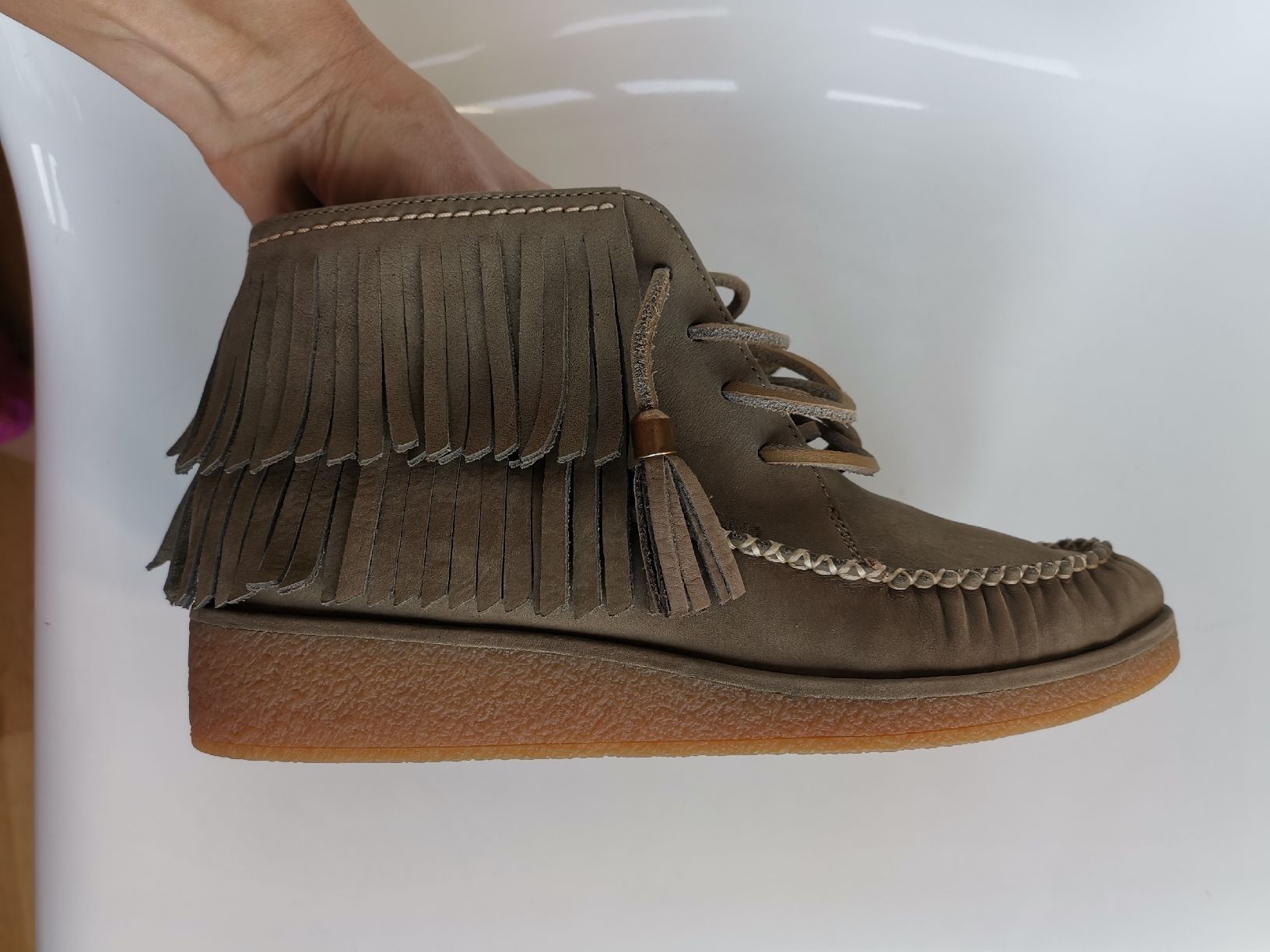 Ugg Scarpe da donna: UGGS Caleb, neu und ungetragen – Nuovo (secondo la descrizione) da Uerikon venduto da pink_flamingo 4
