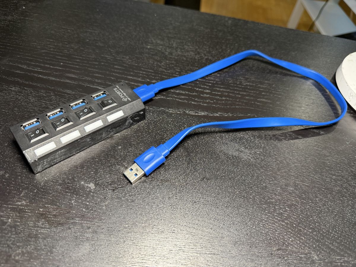 Unità & Adattatore: Usb stromversorgung 4 ports – Usato da Effretikon venduto da master1873 1