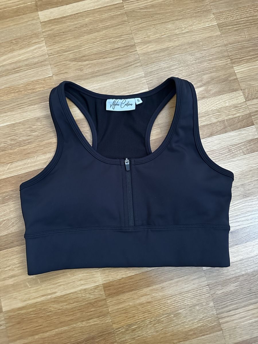 Top: Alpha Coutures Sport BH – Nuovo (secondo la descrizione) da Winterthur venduto da GloSte08
