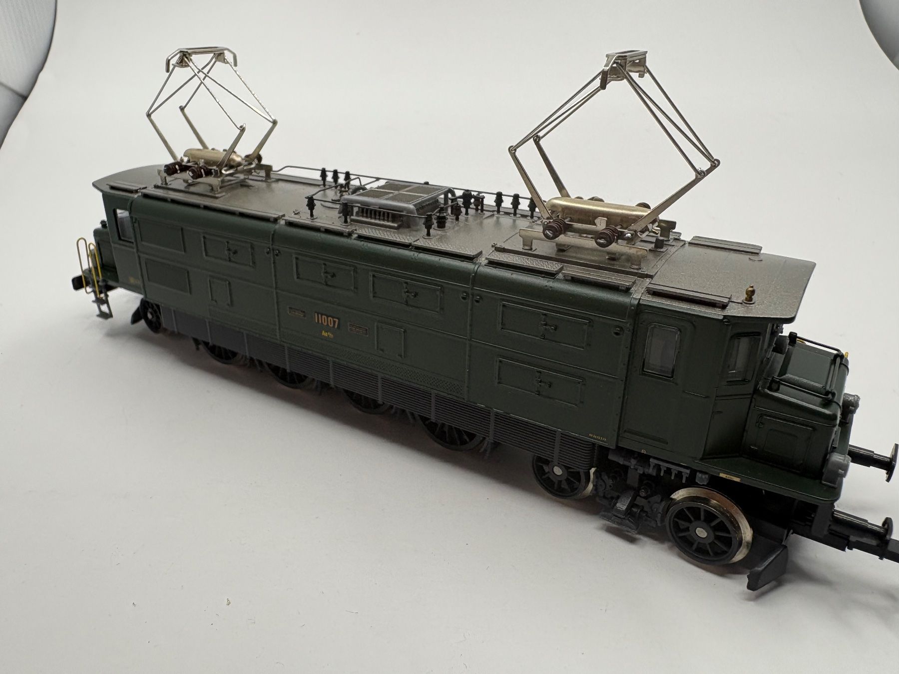 Hag Modelleisenbahnen: Hag SBB Ae 4/7 11007 H0 – Neu und originalverpackt aus Forch von Hanimann-Robinson 3