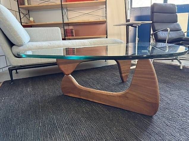Vitra Tische: Vitra Coffee Table, Nussbau – Gebraucht aus Zollikofen von OberliAG 1