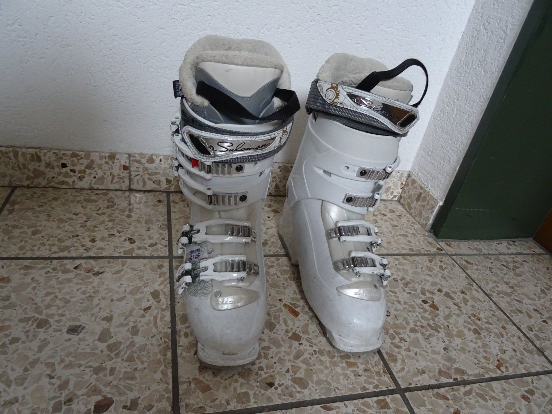 Salomon Scarpe da donna: Damenskischuhe – Usato da Lostorf venduto da jogging66