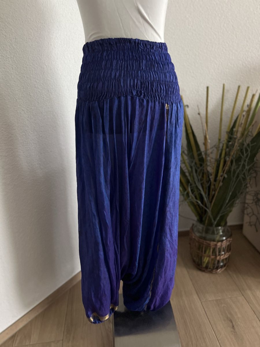 Pantaloni: Haremshose/Pluderhose, Blau mit Goldmuster, Sommerlich – Usato da Luzern venduto da suhamadlun 1