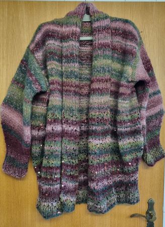 Coole elbstgemachte Strickjacke, Gr. M/L