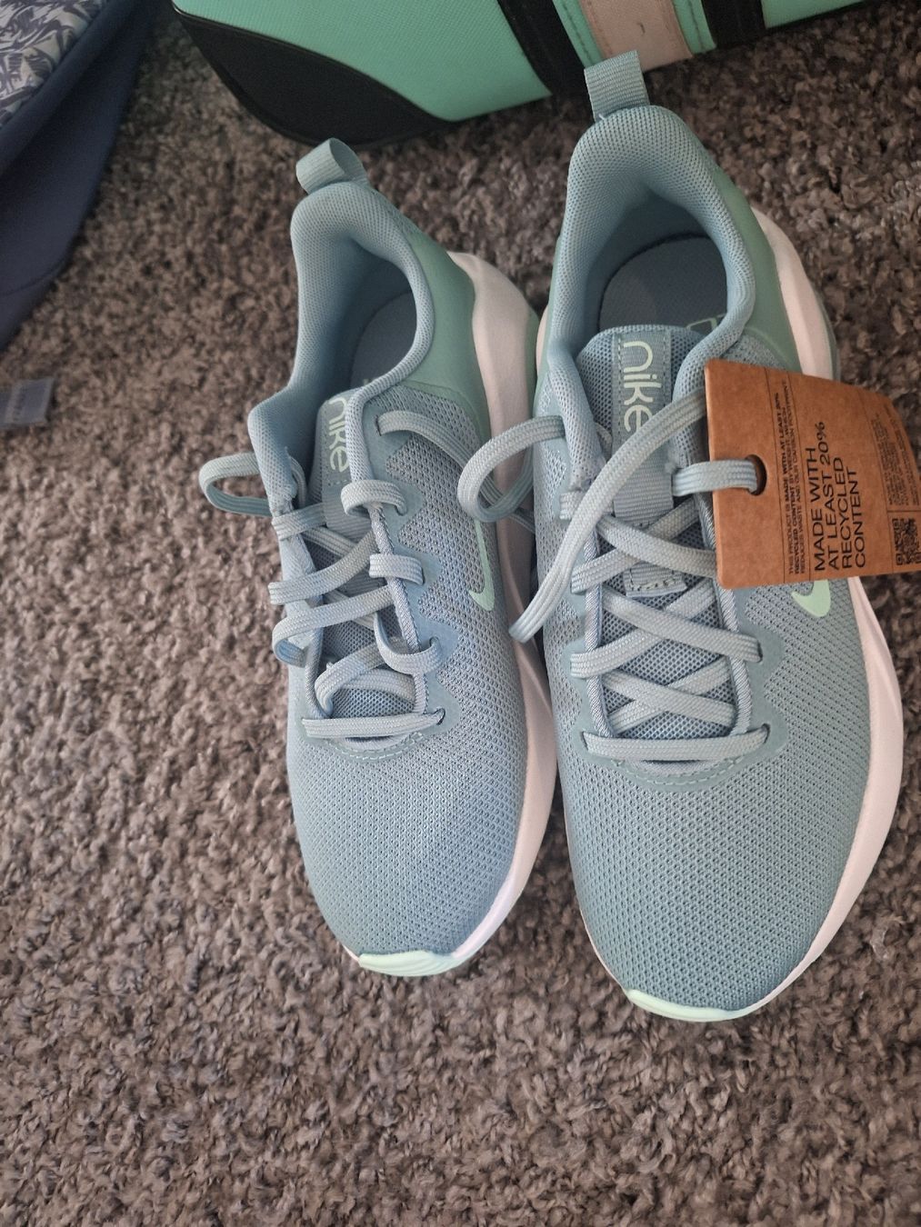 Scarpe da donna: nike – Nuovo e nell'imballaggio originale da Rovio venduto da pri_ml8y