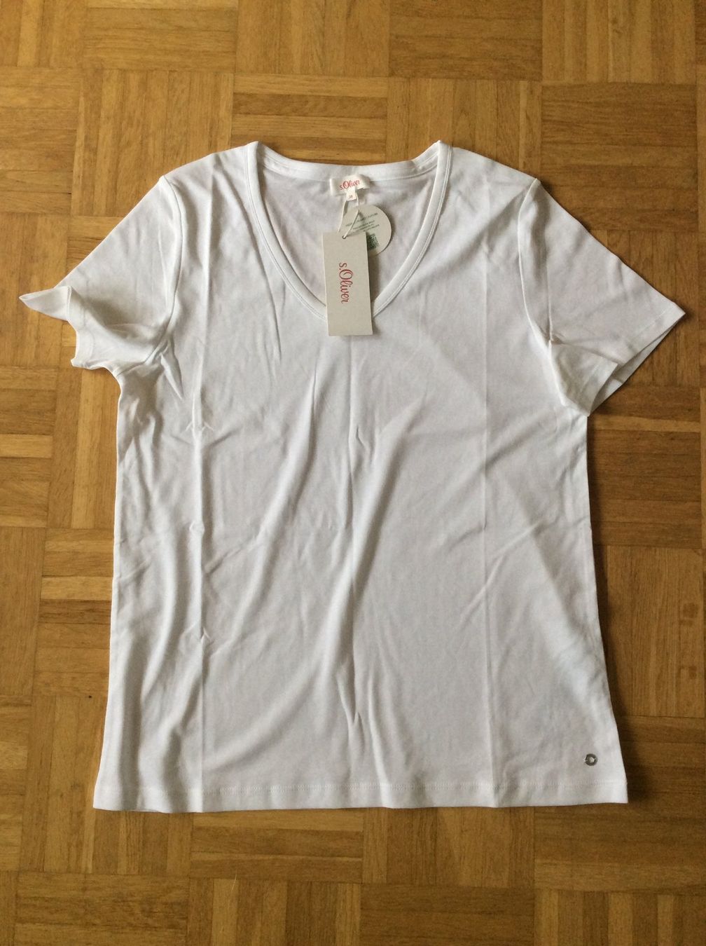 S.Oliver T-shirt: Zwei T-Shirts von S.Oliver Gr.38 – Nuovo e nell'imballaggio originale da Riehen venduto da apo_n7lm 1