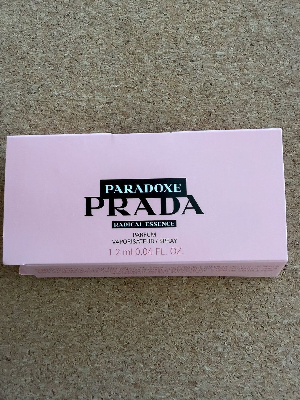 Prada Parfums & Eau de Toilette: Prada Paradoxe Radical Essence Parfum Sample – Neuf avec emballage d'origine à Wilen b. Wollerau par rosmarin13