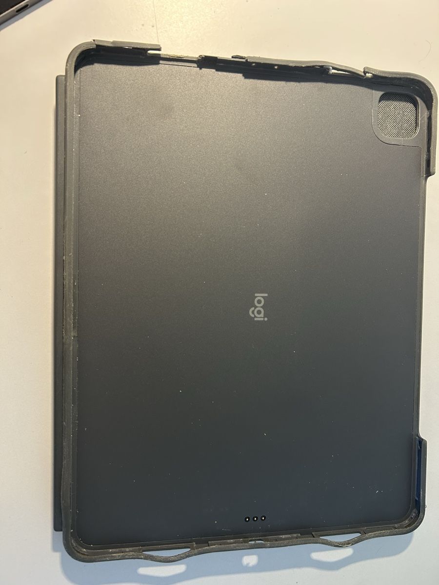Logitech Tastaturen: Logitech Combo Touch iPad Pro 12.9 5. Gen gebraucht – Gebraucht aus Wettingen von sar_k7hg 2