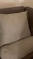 Bequemes Kissen für Sofa zum lesen