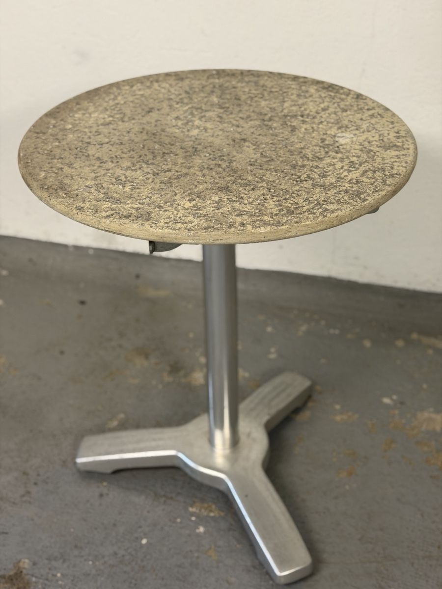 Tables: Robuster Gartentisch klappbar – D'occasion à Zürich par joyfulgrace 3