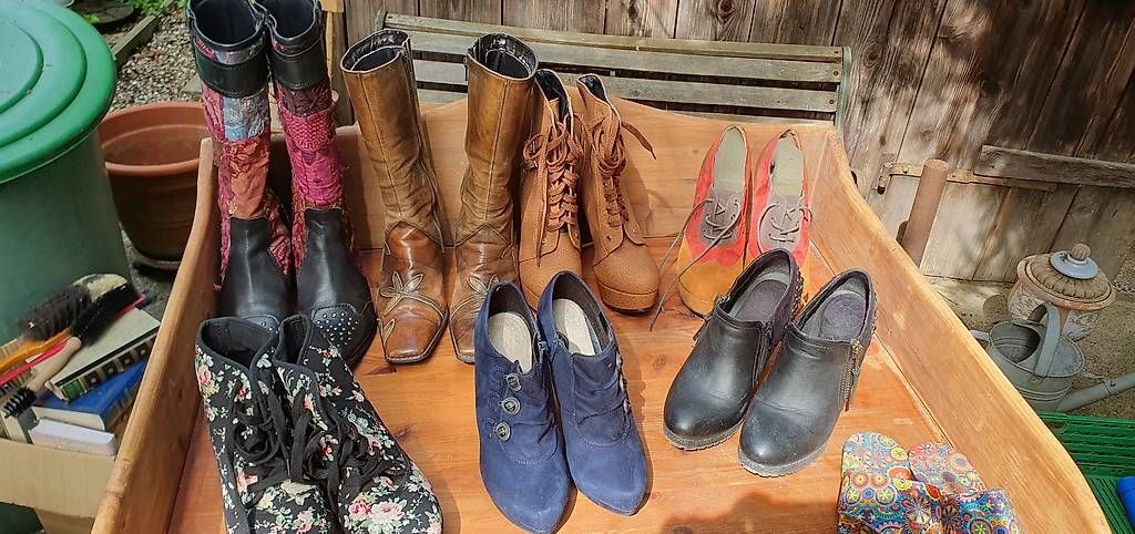 Scarpe da donna:  Damenschuhe Gr. 40 /41 Div. Marken VHB!!  – Usato da Suhr venduto da Aristopha 1