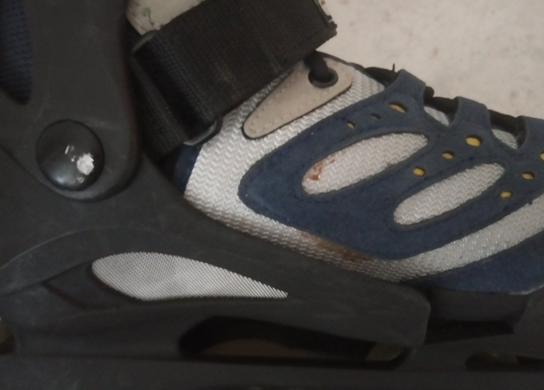 Pattini in linea & Pattini a rotelle: ROLLERBLADE INLINESKATE GR.32-37 – Usato da Chur venduto da Rodanisa 8