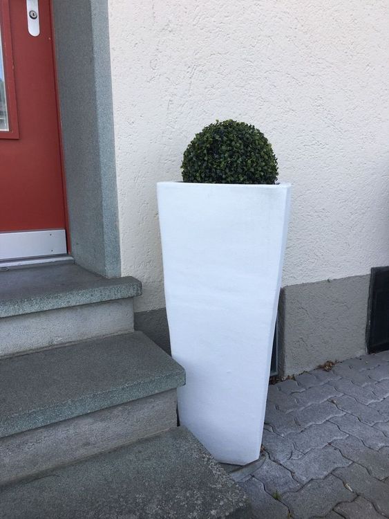 grosse Blumentöpfe, 2 Stk., repräsentativ, sehr stabil Kaufen auf Ricardo