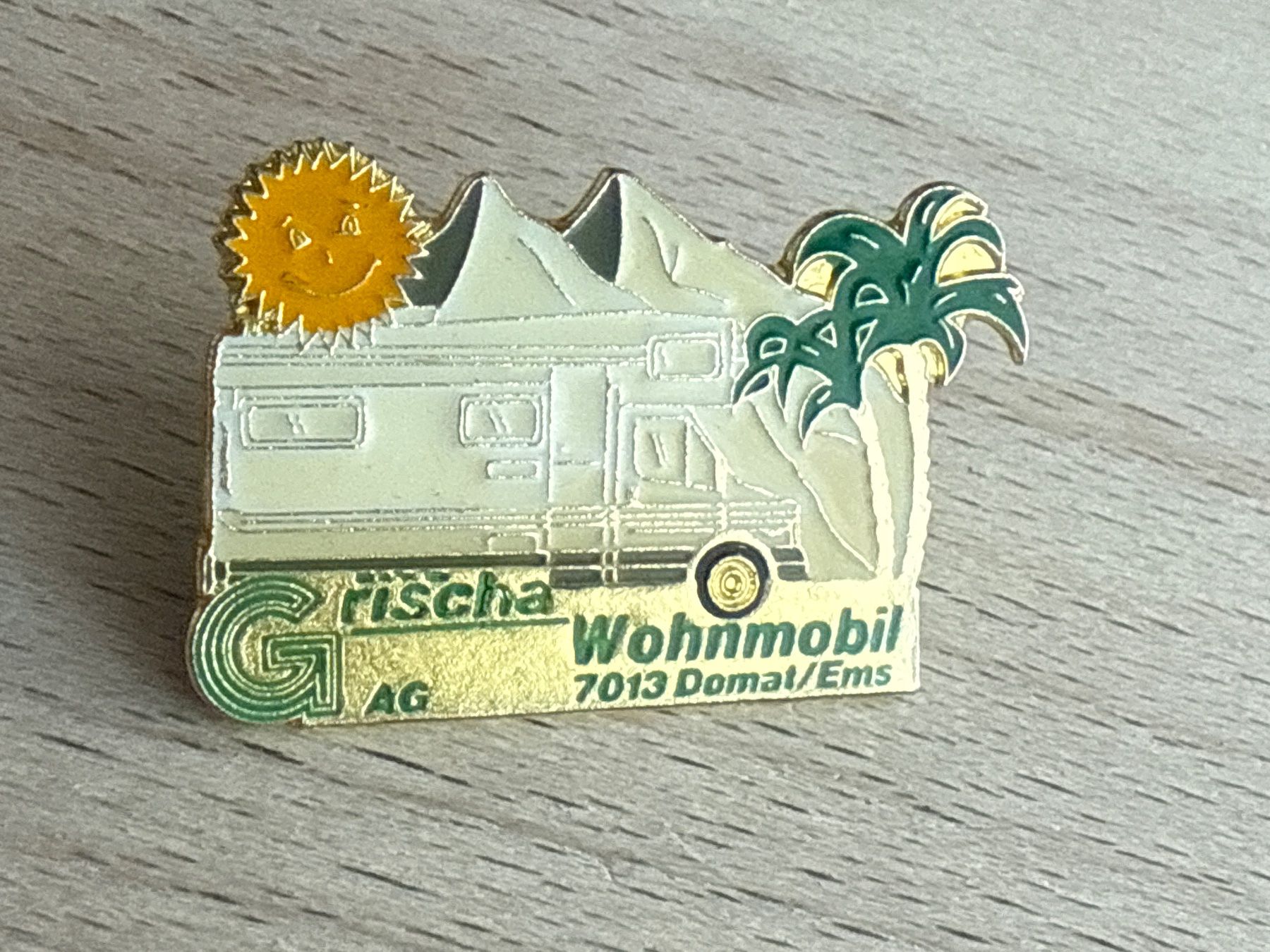 Placchette & Badge: Pin  Grischa Wohnmobil  AG  Domat/Ems – Usato da Glattbrugg venduto da Schweigmatt