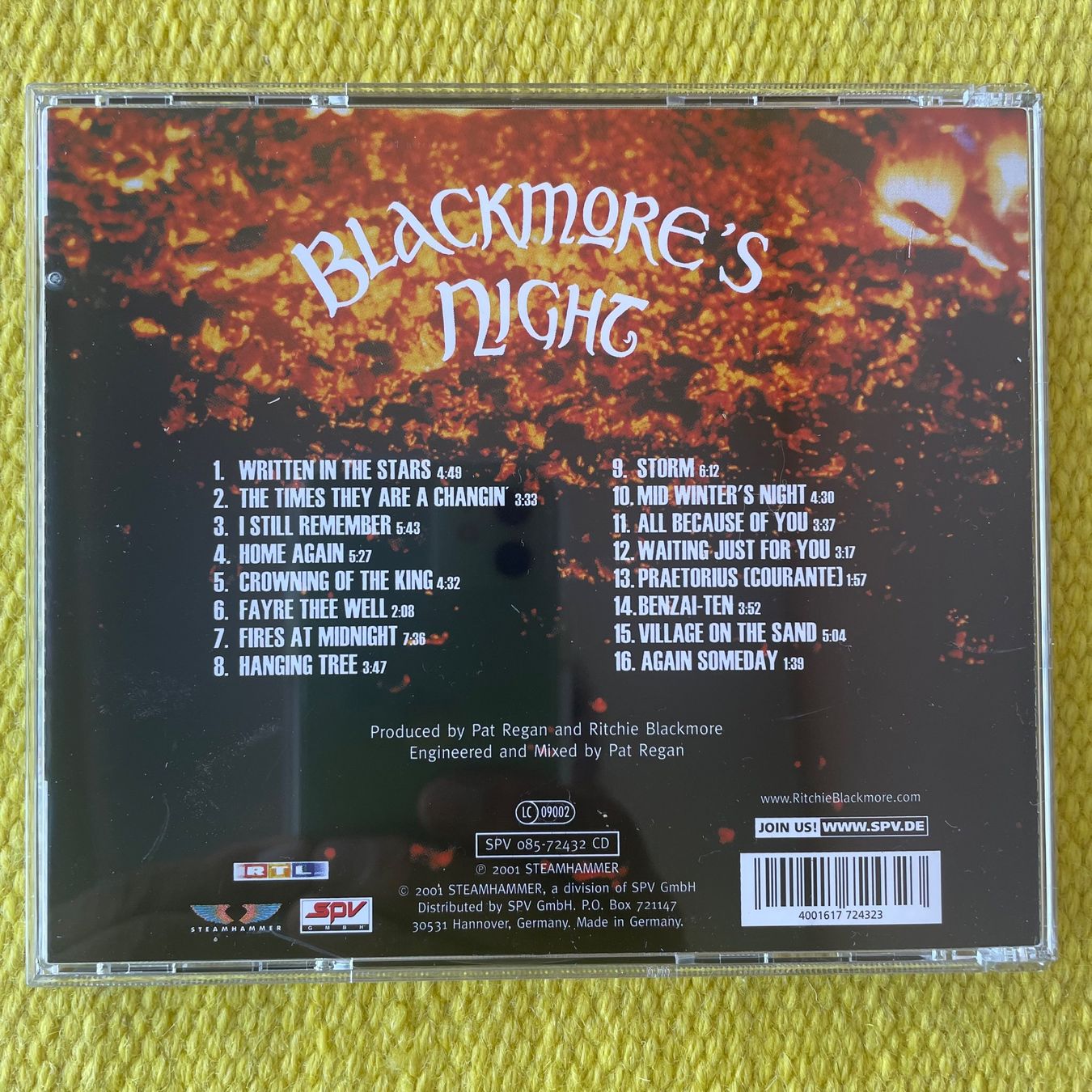 CDs: BLACKMORE’S NIGHT RITCHIE  BLACKMORE-FIRES AT MIDNIGHT – Gebraucht aus Rorschacherberg von CD-Roli 1