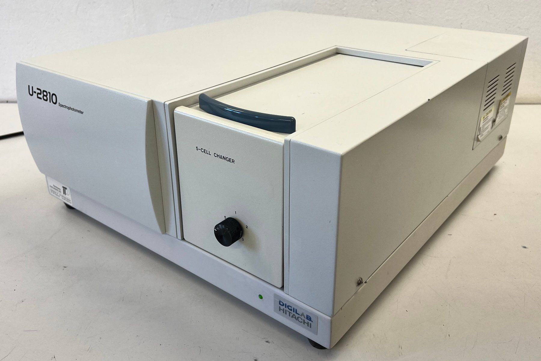 Accessori da laboratorio: Hitachi U-2810 Spektrophotometer mit 5 Cell Changer – Usato da Niederdorf venduto da LeptonAG_Labor