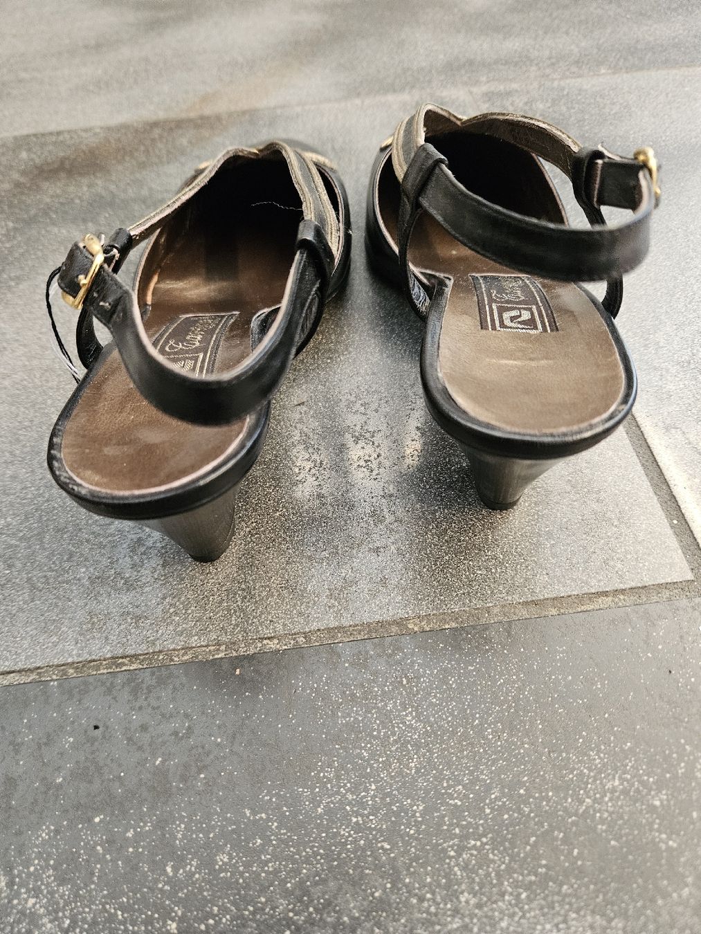 Scarpe da donna: Slingpumps Leder Gr. 36 Schwarz Gold – Nuovo (secondo la descrizione) da Ormalingen venduto da nomolnoi 1
