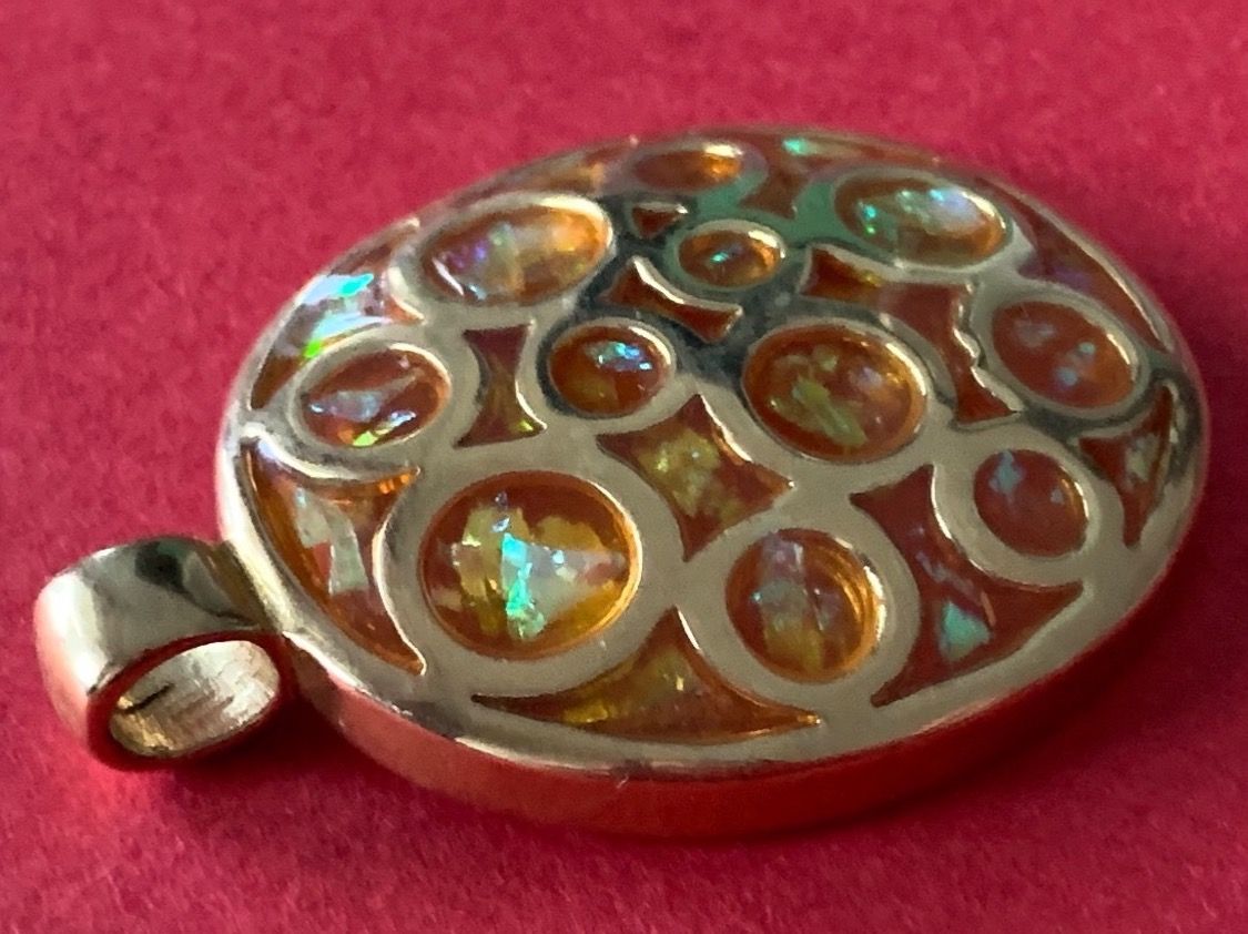 Pendentifs: Anhänger Regenbogen-Waben OVAL – D'occasion à Dittingen par Bellevista