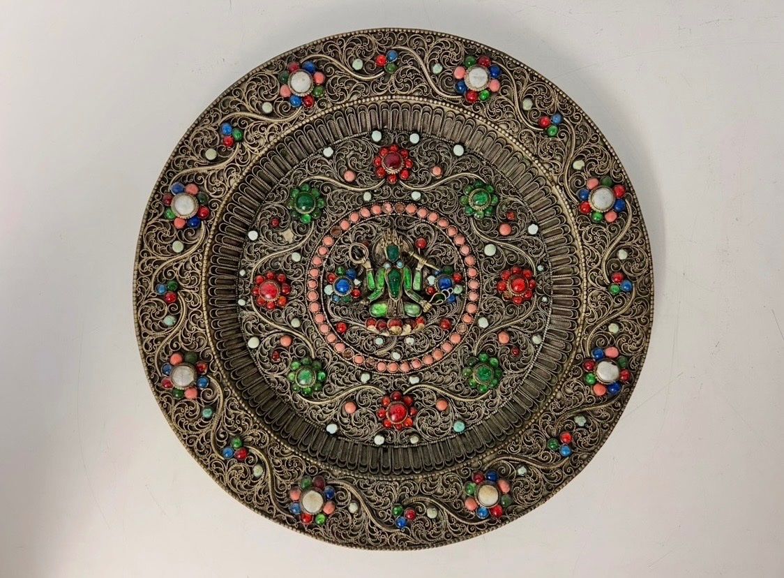 Piatti: Teller Mandala Tibet oder Nepal Vishnu 19. Jahrhundert – Usato da Zürich venduto da Arche_Brockenhaus