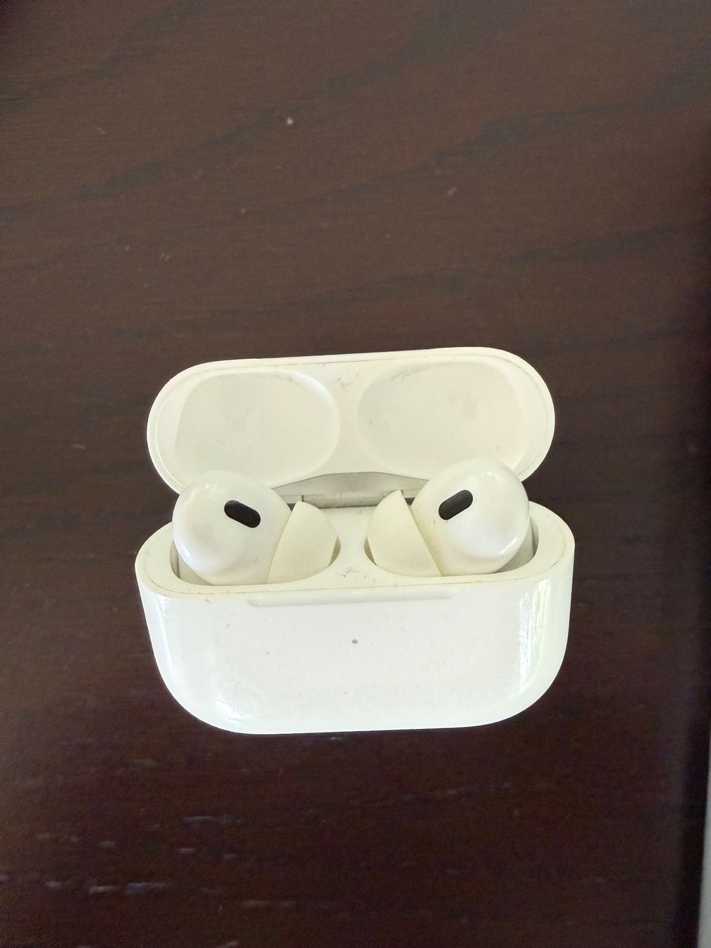 Apple Cuffie: Apple Airpods Pro 2. Gen – Usato da Zug venduto da inb_tcf7