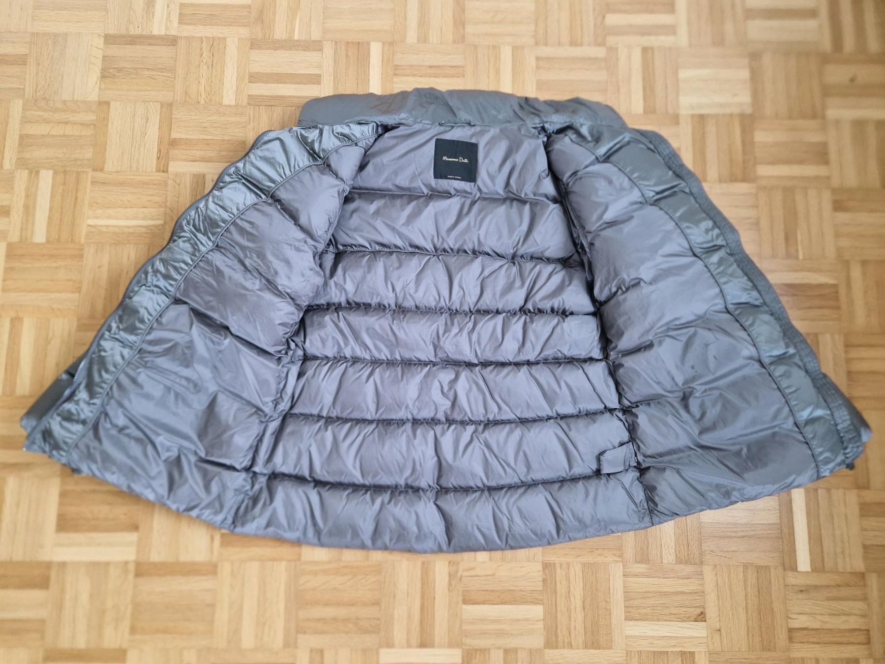 Massimo Dutti Giacche: Daunenjacke Massimo Dutti grau – Usato da Zürich venduto da yro_qvz7 2