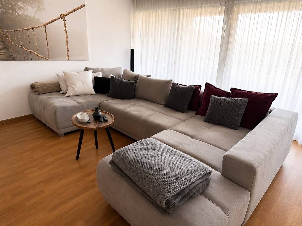 Conforama Sofas: Wohnlandschaft mit Bettfunktion – D'occasion à Kriessern par Type-S