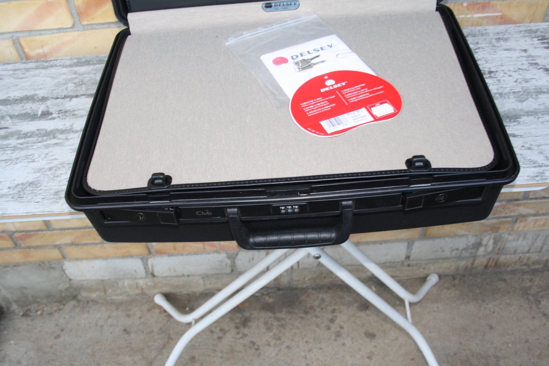 Delsey Valigie & Borse: DELSEY KOFFER AKTENKOFFER – Usato da Wauwil venduto da Pneuedy 3