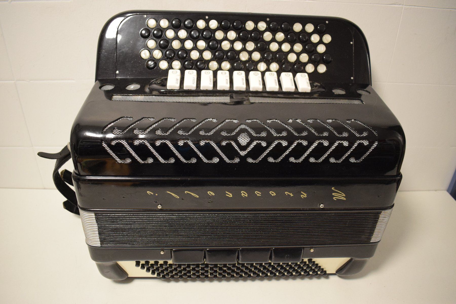 Strumenti musicali: Akkordeon chromatisch Mantovanelli – Usato da Zürich venduto da Brockito