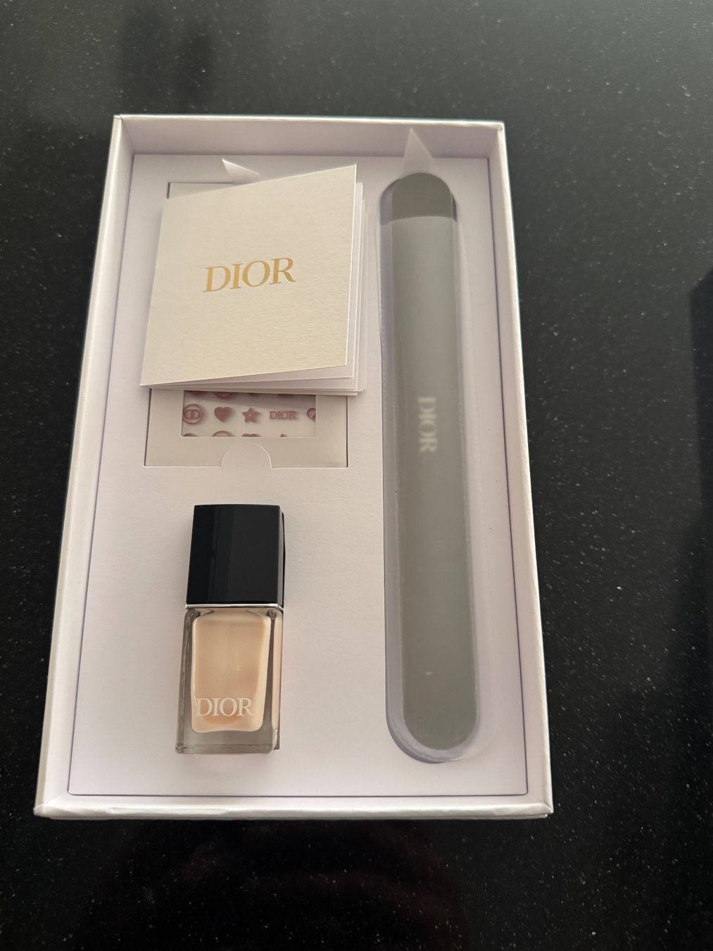 Dior Smalto per unghie: Dior manicure – Nuovo e nell'imballaggio originale da Taverne venduto da Sacha1971