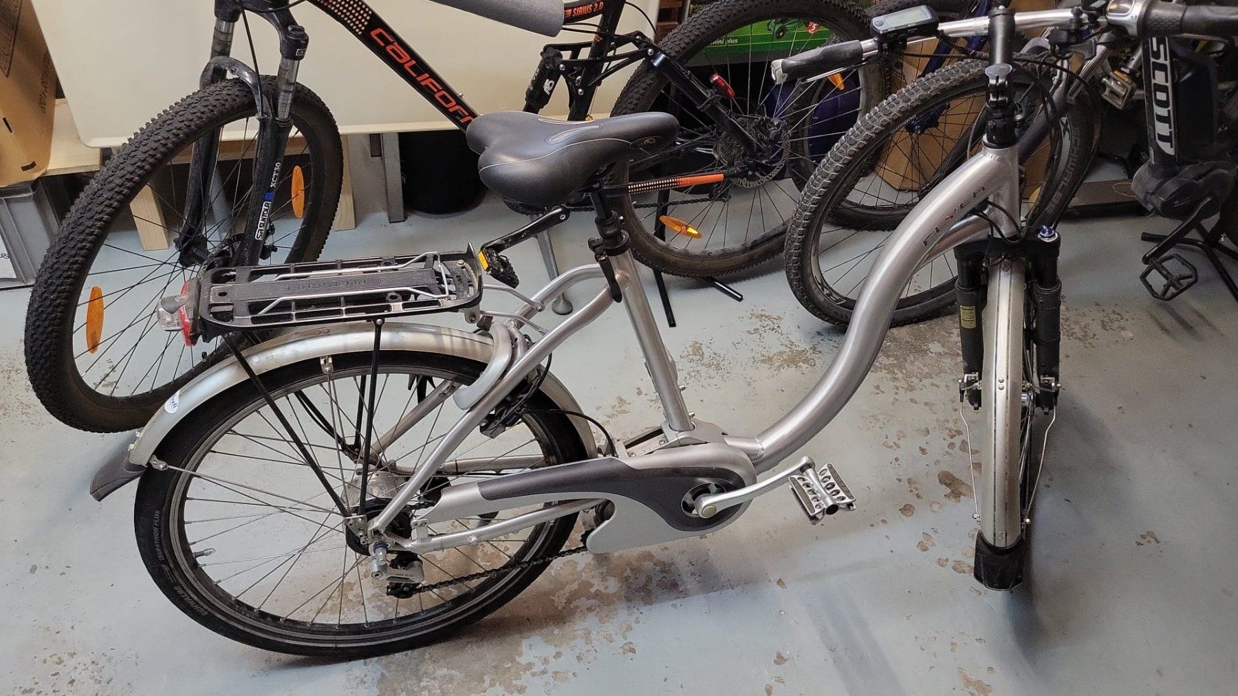 Flyer Biciclette: Vélo Flyer gris – Difettoso da Hombrechtikon venduto da Ricardochene 1