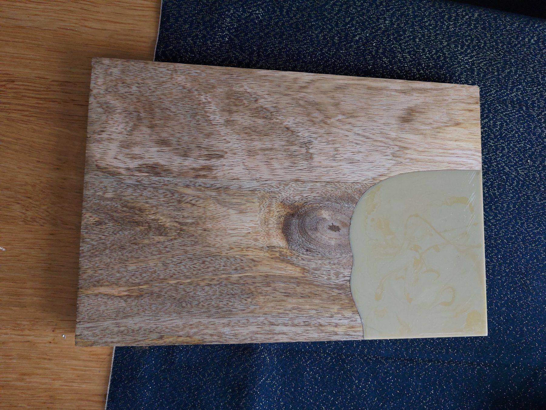 Articoli in legno: Div Epoxidharz Servierbretter – Nuovo e nell'imballaggio originale da Wolhusen venduto da rioferdi 2