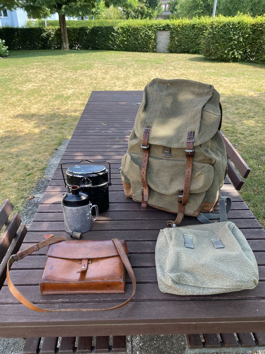 Armée suisse Sacs à dos: Armee Rucksack und Taschen Set mit Kochgeschirr  – D'occasion à Embrach par bea_8424