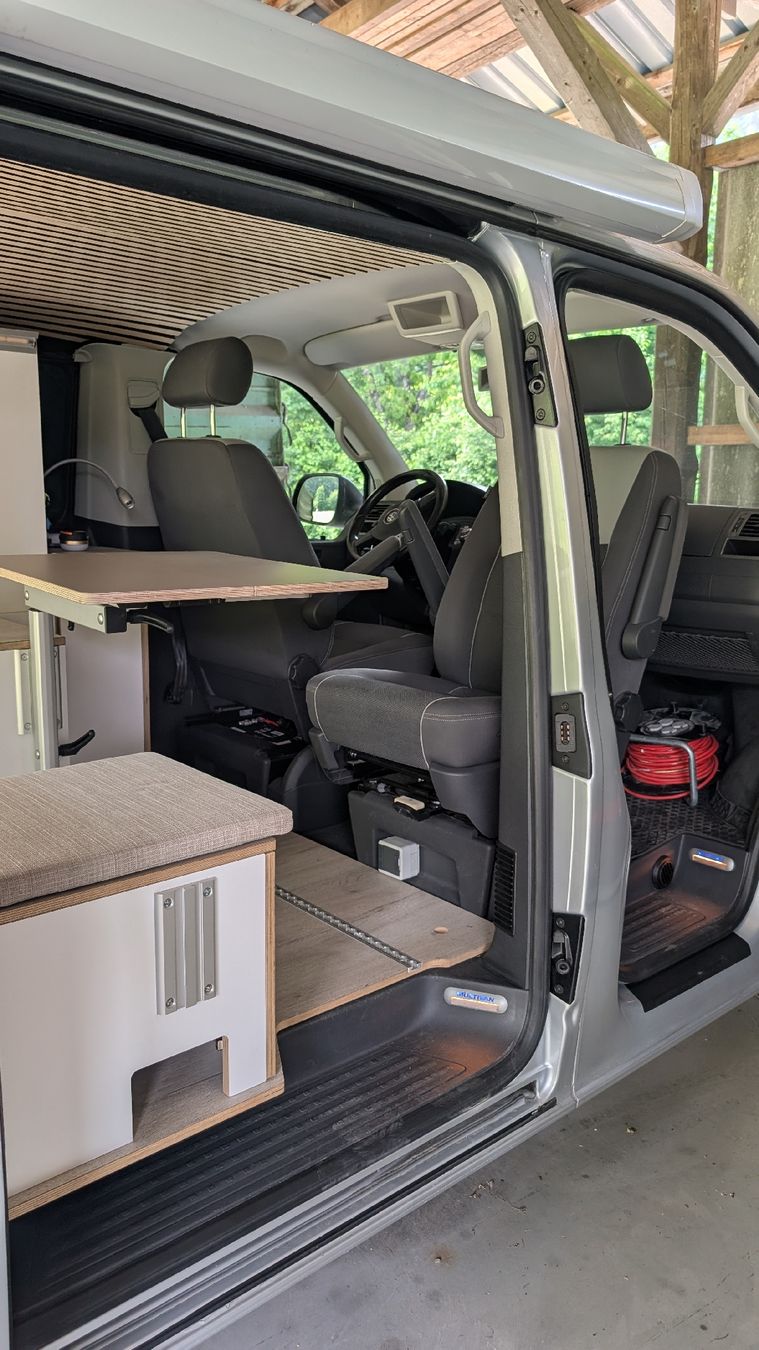 VW Veicoli da campeggio: VW T5  Camper Ausbau, im gutem Zustand – Usato da Frauenfeld venduto da zwassli30 5