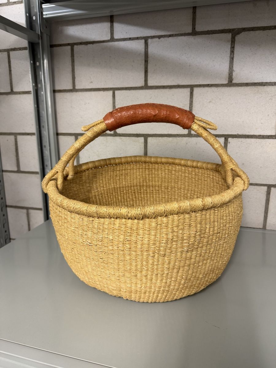 Autres articles pour la maison: Robuster Flechtkorb rund - Top Zustand – D'occasion à Egg b. Zürich par uniq2021
