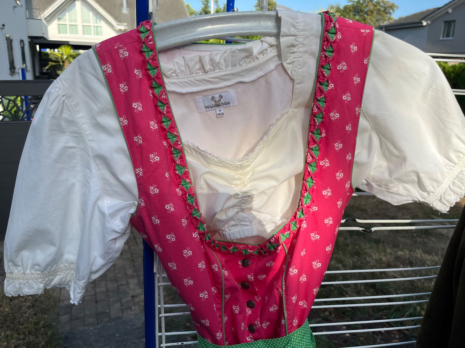 Vestiti: Dirndl mit Bluse Baumwolle und Lederjacke Grösse 40/42 – Usato da Aarberg venduto da Robwal 3