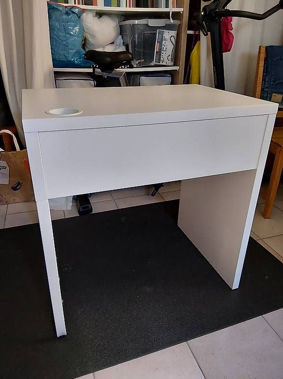 Ikea Schreibtische: Petit bureau IKEA MICKE blanc – Gebraucht aus Grolley von Montana78