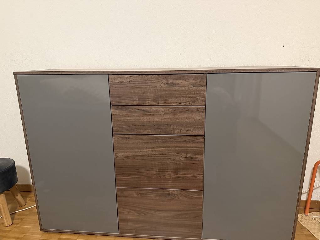 Schränke: Kkeiderschrank mit passender Kommode – Gebraucht aus Winterthur von dvr_m8yb 1