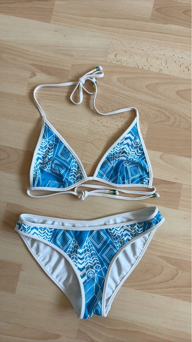 Badekleider & Bikinis: Bikini Set below zero (2- seitig tragbar) Grösse S – Neu (gemäss Beschreibung) aus Müntschemier von Karola1986
