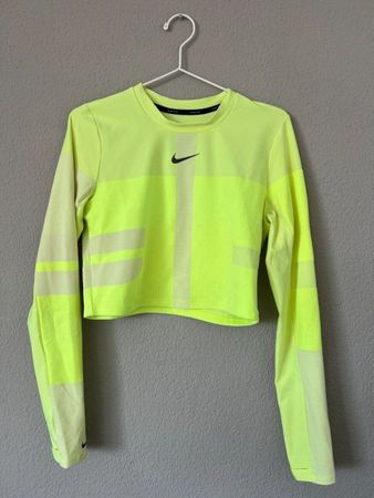 Nike Cropped Long-Sleeve Top, Size M