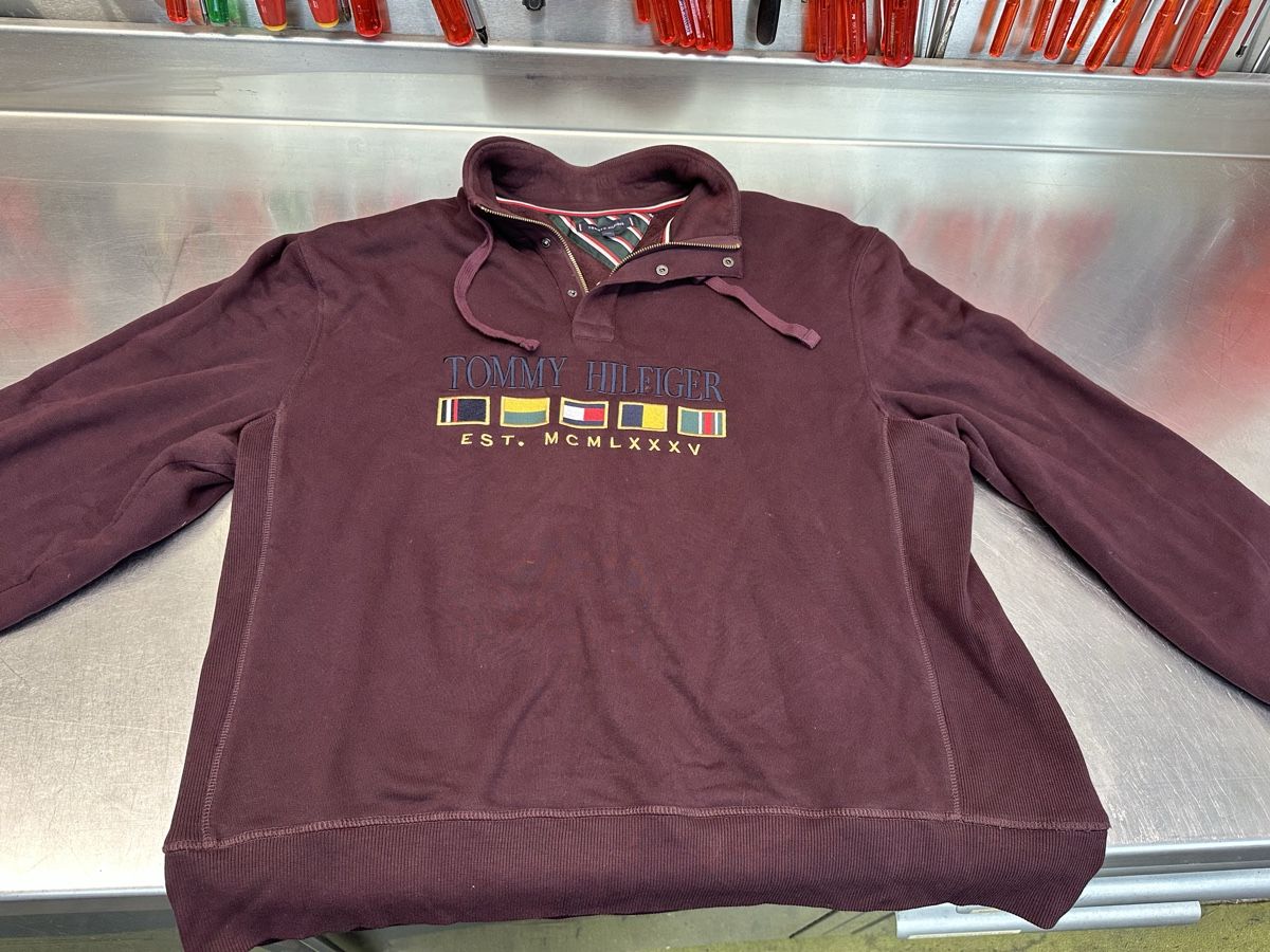 Tommy Hilfiger Pulls & Sweat-shirts: Tommy Hilfiger Pullover bordeaux – D'occasion à Schwende par weesli 1