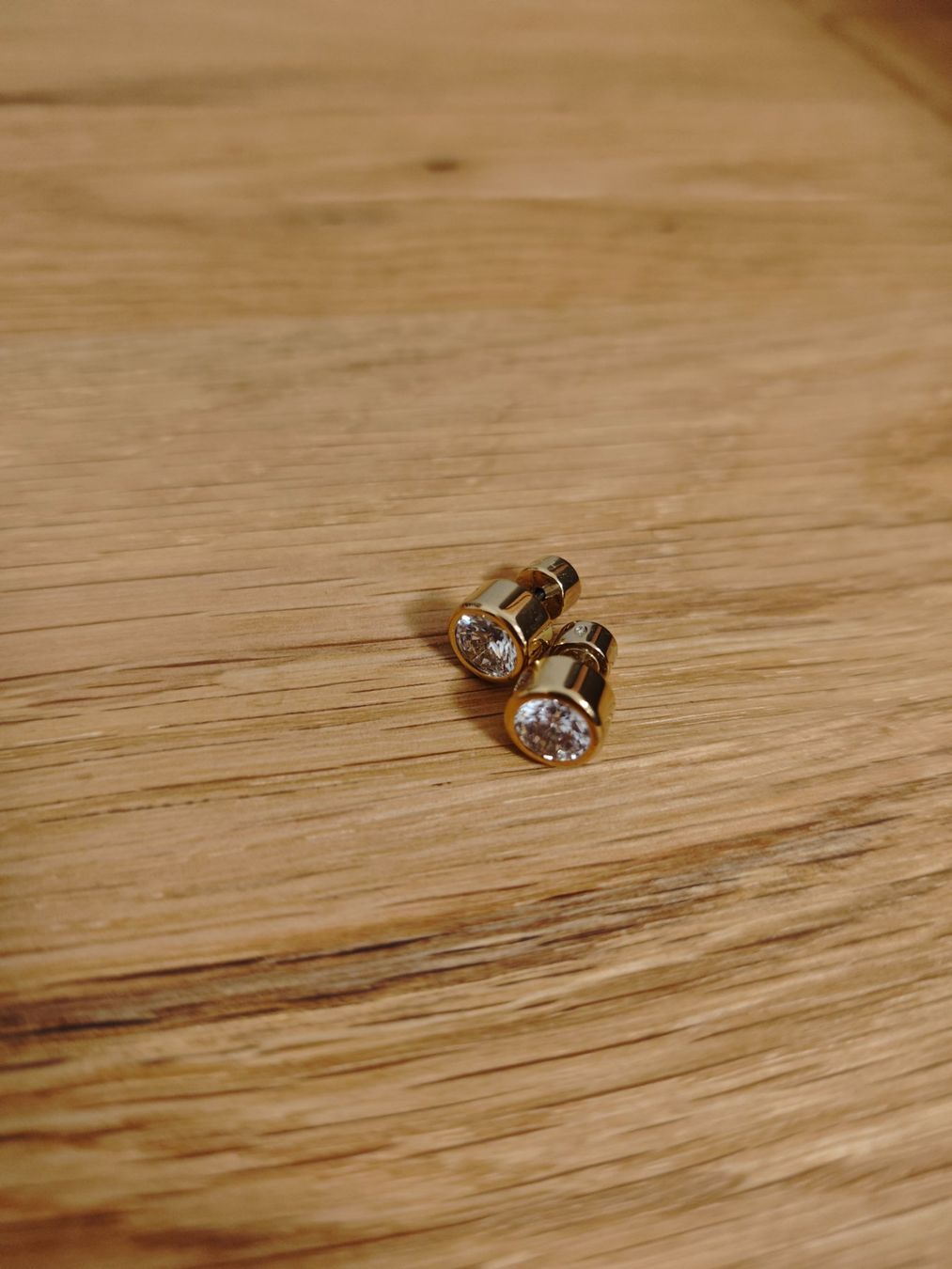 Michael Kors Orecchini pendenti & Orecchini a lobo: Goldfarbene Michael Kors Ohrstecker mit Glasstein – Usato da Gunzgen venduto da 0Aurin0