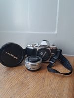 Olympus OM-D-EM10 mit zwei Objektiven
