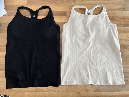 Zwei neue Sports Top