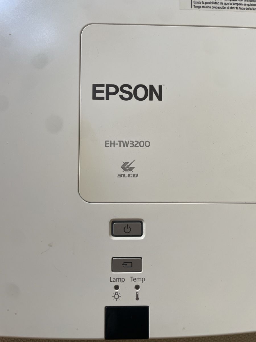 Epson Videoprojektoren: Epson EH-TW3200 Beamer – Gebraucht aus Winterthur von Dominik03 2