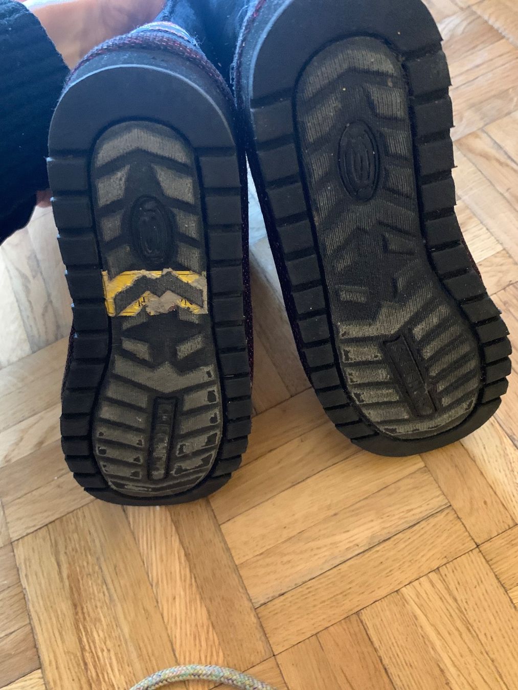 Skechers Scarpe per ragazze: Sketchers Stiefel 33,5 – Usato da Zürich venduto da Sashkica 4